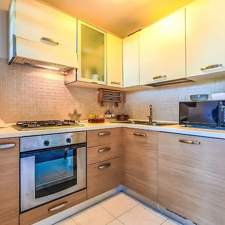 Апартаменты Le Tonnare By Interhome *