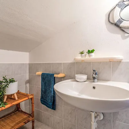 Apartman Apartment Shaloma By Interhome